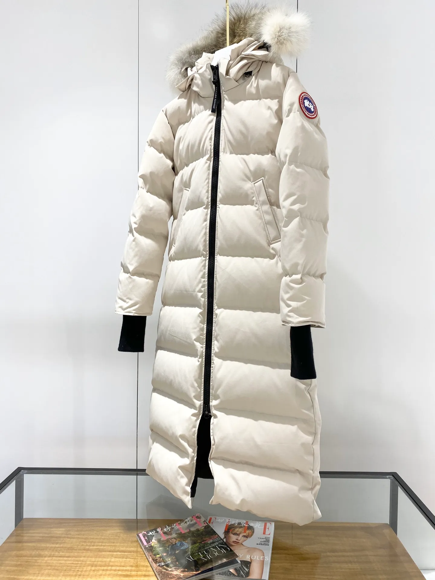 P860 🇨🇦Top original Big Goose 22 parkas - off-white hanging tile display picture🇨🇦